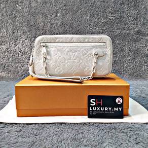 Louis Vuitton Volga Taurillok White Pouch