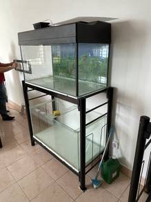 3' X 1.5' X 1.5' Glass Tank c/w Cover