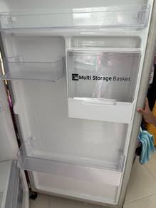 Samsung Refrigerator / Peti Sejuk – Used
