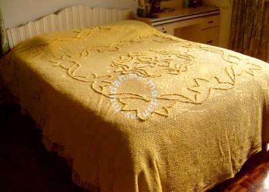 CANDLEWICK Embossed Double Bedspread from UK