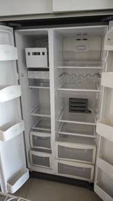 Fridge Electrolux 620L urgent sale