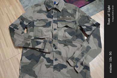 h&m camo shirt