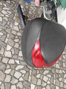 heavy rack with givi box Honda vario 150