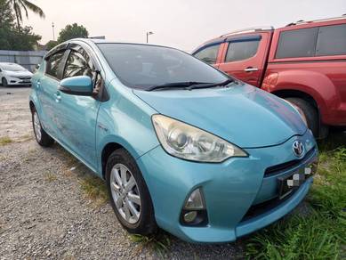 2013 Toyota Prius c (HYBRID)