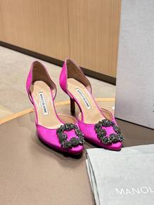Manolo Blahnik Hangisli Sling Back Pumps