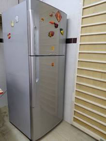 Hitachi twin doors refrigerator