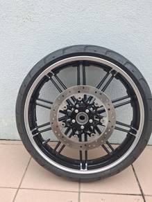 Harley Davidson Breakout wheel front and rear
