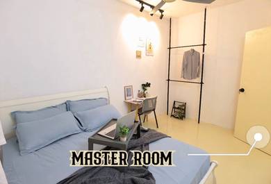 Room in Tanjong Tokong, PNG
