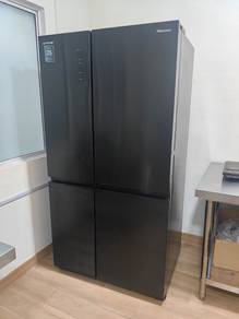 Huge Hisence Refrigerator to let go at cheras area