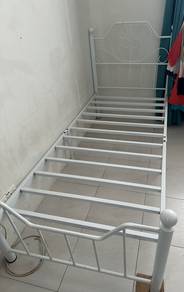Katil design ikea single