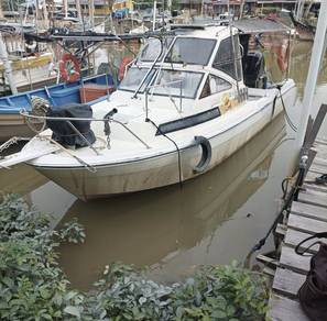 Yamaha cabin boat + engine