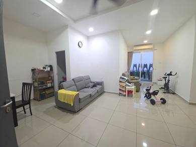 Condominium For Sale in D'Carlton Seaview Residences
