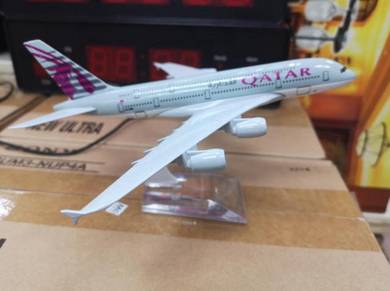 Qatar A380 Hiasan (20cm)