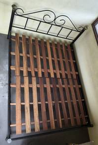 Queen Size Bed Frame 