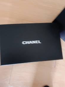 Original branded shoe box with receipt