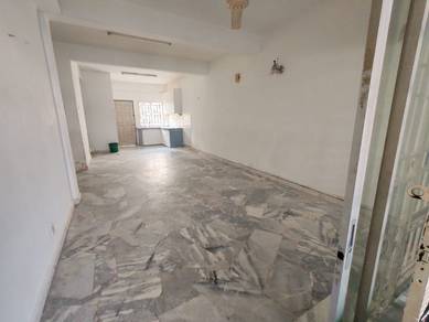 Townhouse For Rent in OUG,KUL