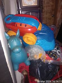 toys eaxh