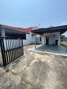 1-storey Terraced House For Sale in Tanjong Karang,SGR