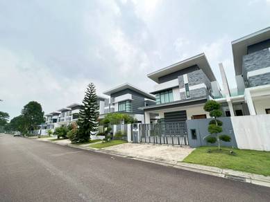 Semi-Detached House For Sale in Gelang Patah,JHR