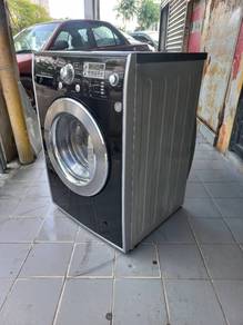 LG 2in1 front load hot washer with dryer 8/4-kg
