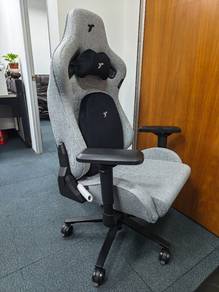 TTRacing Surge X Air Threads Gaming Chair
