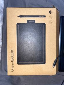 One by Wacom Graphics Drawing Tablet with Pen