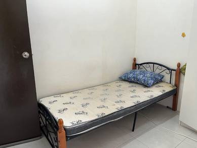 Room in Seri Iskandar, PRK