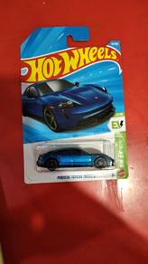 Hot Wheels Porsche Taycan Turbo S 