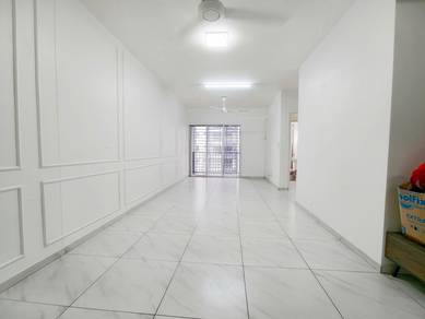 Apartment For Sale in D'Kristal