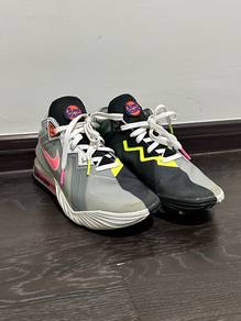 Nike LeBron 18 Low Bugs vs Marvin Space Jam