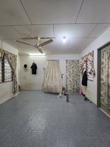 Flat For Sale in Kelumpuk Pinang