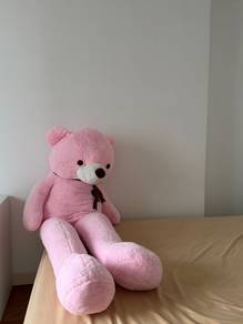 giant teddy bear