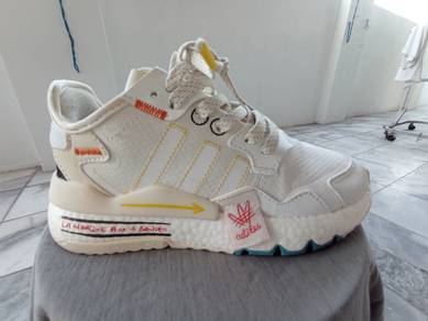 Size US 5 ADIDAS Women's La Marque Aux 3