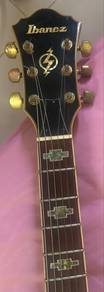 Ibanez artcore 1990s