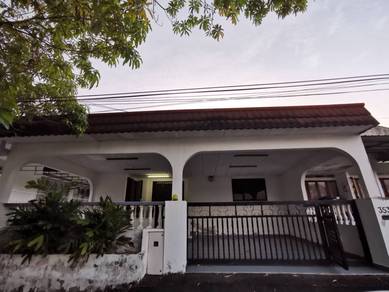 Semi-Detached House For Rent in Ayer Keroh,MLK