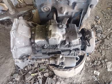 Nissan fe6 speed gearbox 