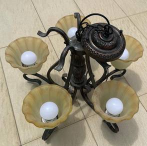 Lampu Gantung Chandelier 5 Kepala – Rekaan Klasik