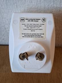Masterplug Intercontinental Adaptor w/ USB Charger