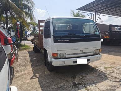 3 Ton Nissan YU 4.6 UBS 20 Kaki Kargo 3 Tan Lori
