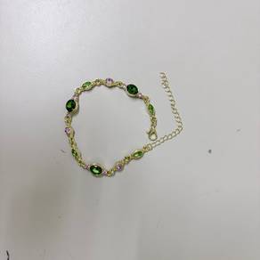 Luxury Green Crystal Bracelet 💚 • Classy