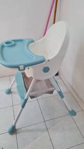 baby eating chair