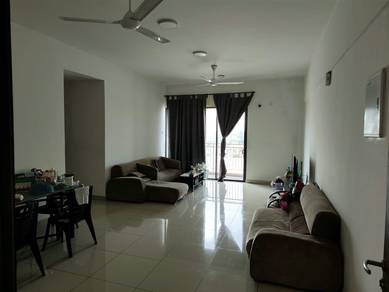 Condominium For Rent in River Tropics