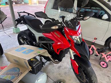 Ducati Hyperstrada 821