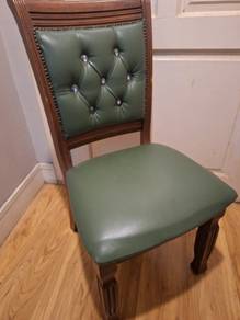 Classic 8 Dining Chairs 