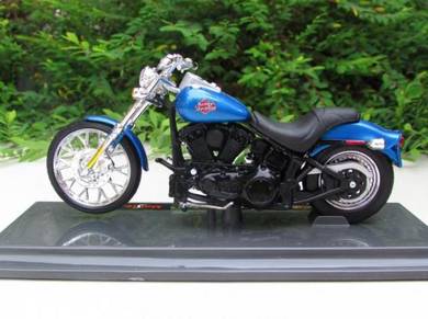 Maisto 1-18 Harley Davidson 2002 Night Train