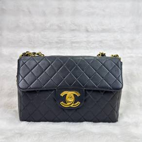 Authentic Chanel Bag Black Vintage Classic Flap