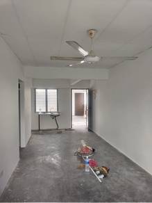 Flat For Sale in Sanctuary Court