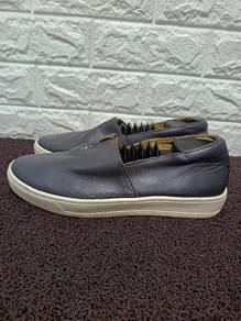Uk6 Ssamzi Slip-On