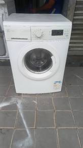 Electrolux front load hot washer 7.kg