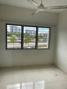 Room in Setia Alam, SGR